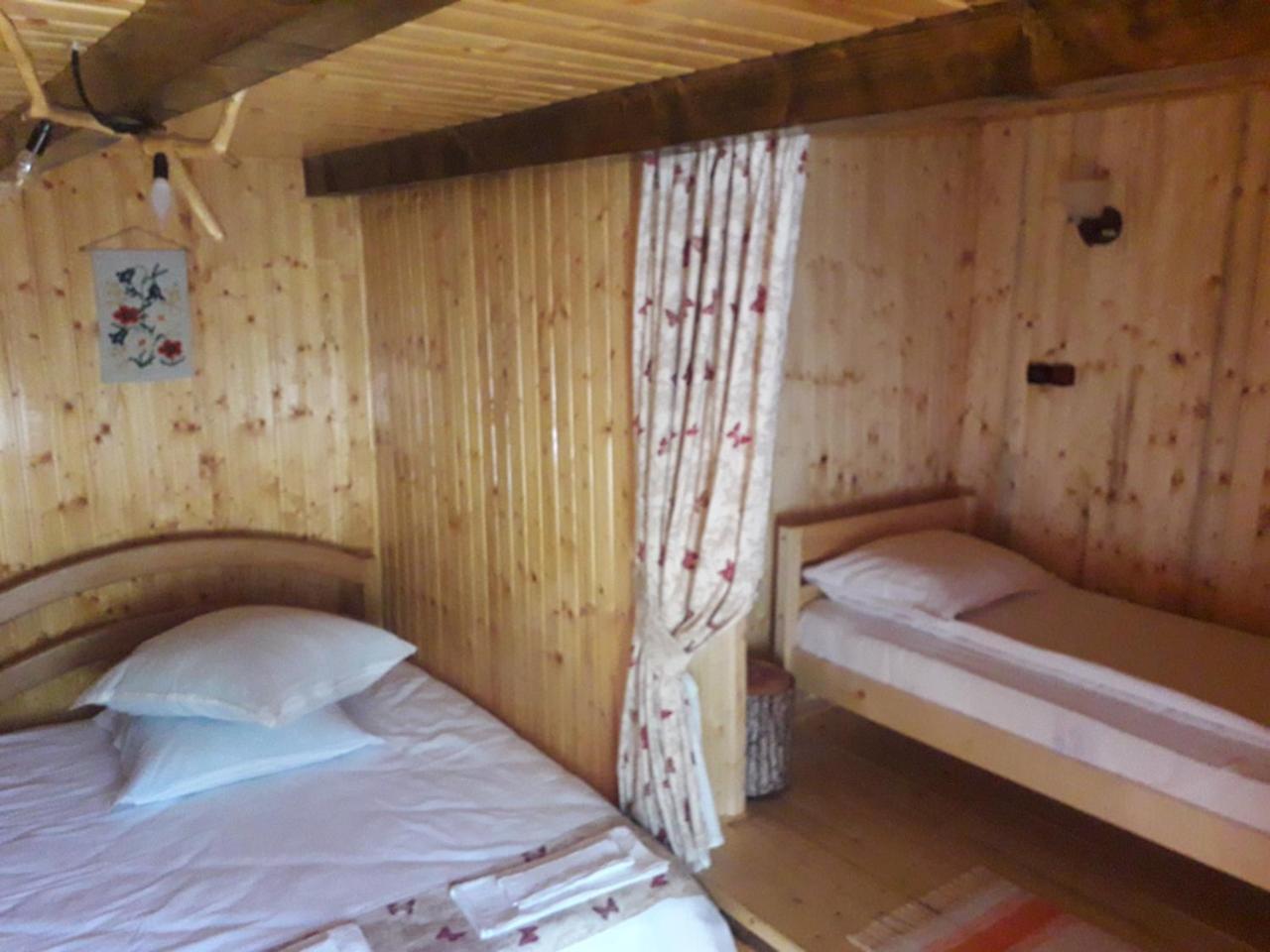 Casa Bunicii Hotel Costeşti Kültér fotó